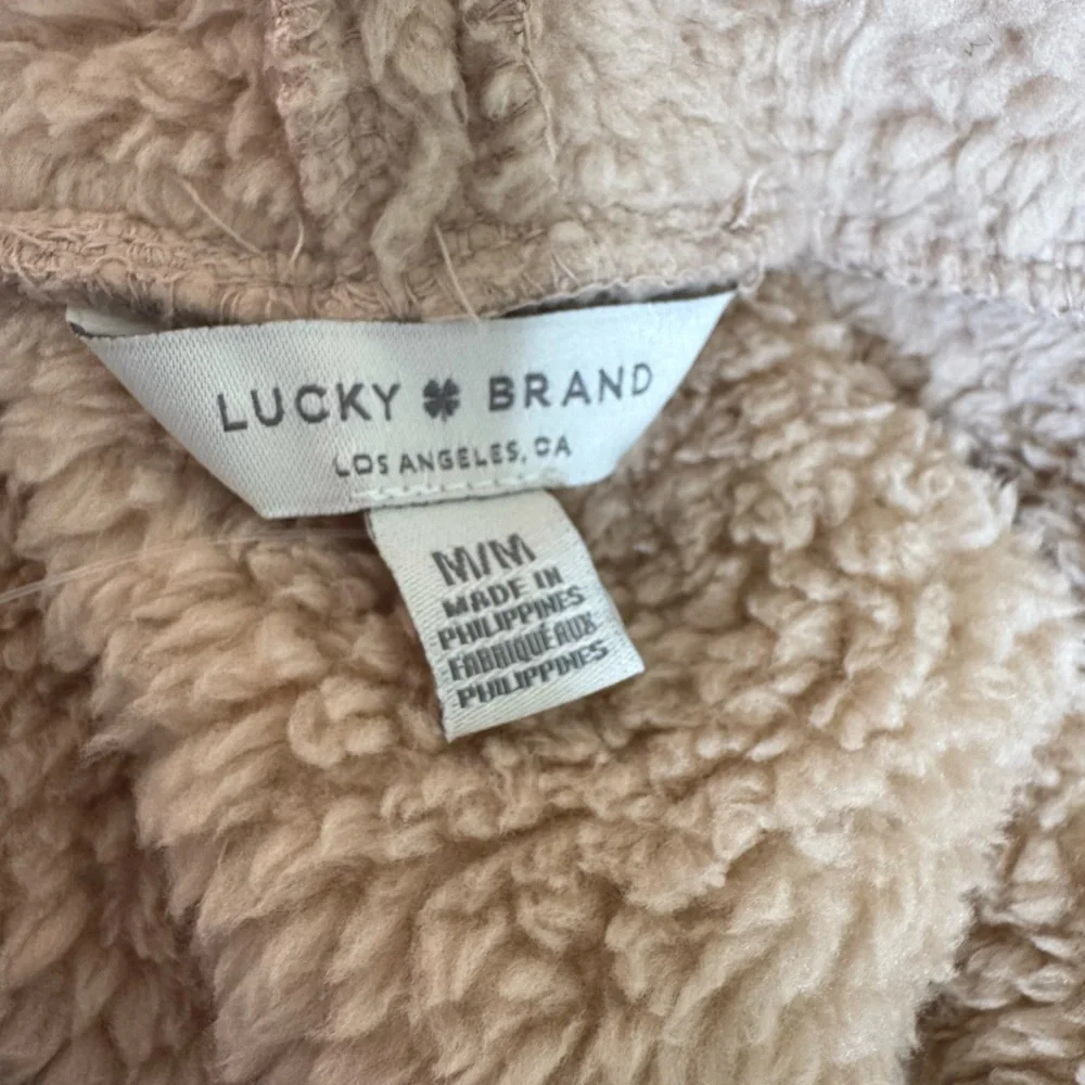 NWT Lucky Brand Beige Sherpa Outerwear Women’s size Medium